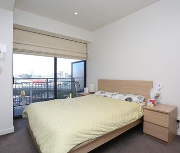 811/80 Clarendon Street, Southbank, Vic 3006 - Photo 5