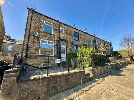 3 bedroom end of terrace house to rent - Photo 4