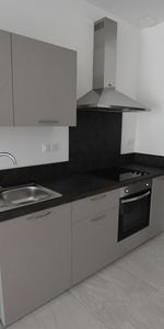 T3 Parking - Climatisation - Cuisine équipée, - Photo 3