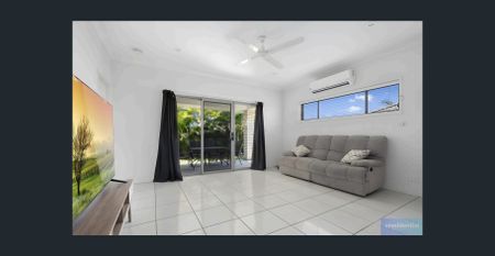 🏡 Stylish Family Living in the Heart of North Lakes – 26 Capricorn Circuit - Photo 2