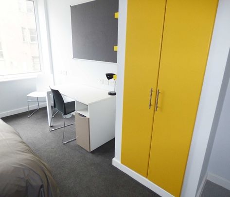 Studio Flat, Upper George Street, LU1 - Photo 1