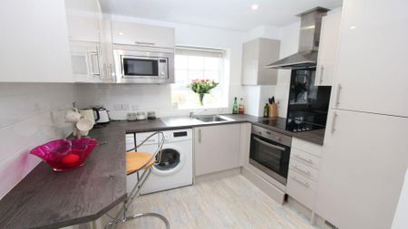 2 bedroom flat to rent - Photo 3