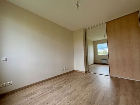 Location Appartement 4 pièces 124m² - Photo 3