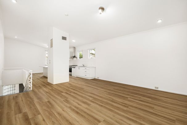 22/15 Beach Street, Port Melbourne VIC 3207 - Townhouse For Rent | Domain - Photo 1