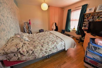 6 bedroom House in Chiswick Street, Leeds - Photo 3