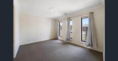 In the prestigious "The Woods Estate" - Photo 2