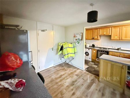 House share to rent - Photo 4