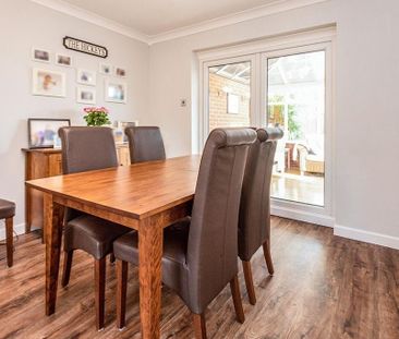 4 bedroom semi-detached house to rent - Photo 3