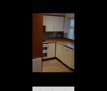 Room in a Shared House, Schuster Road, M14 - Photo 2