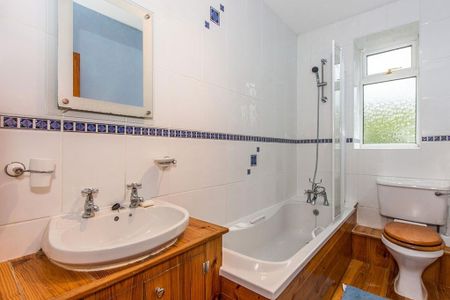 3 bedroom terraced house to rent - Photo 4