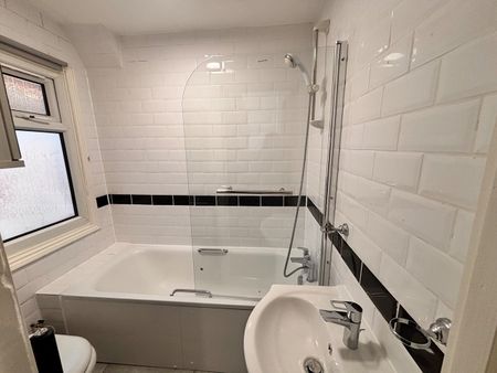 Room in a Shared House, London, SW18 - Photo 5