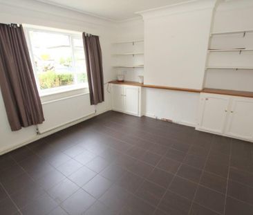 4 bedroom semi-detached house to rent - Photo 4