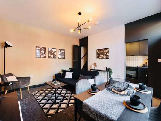 Harold Place Room 1 - Photo 1