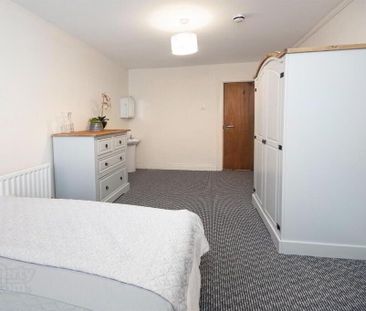 Room 2, 96 Cromwell Road, Belfast, BT7 1JY - Photo 2