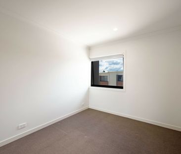 Unique Executive Townhouse - Photo 4