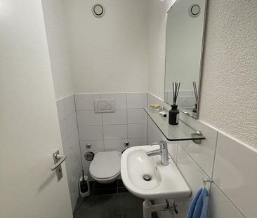 Grosszügiges Zuhause mit Wohlfühlfaktor / hell, modern und mit Balkon - Photo 2