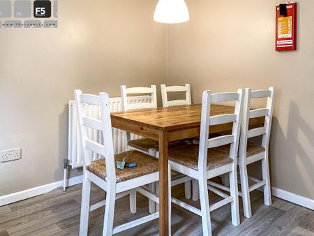 37 St Alban's Gardens, Stranmillis, Belfast, BT9 5DR - Photo 2