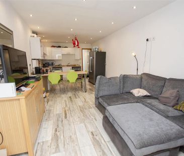 5 bedroom house to rent - Photo 1