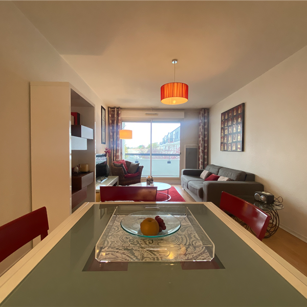 2 pièces - Meublé - 46 m² - 2ème étage - Colocation non autorisée - Photo 1