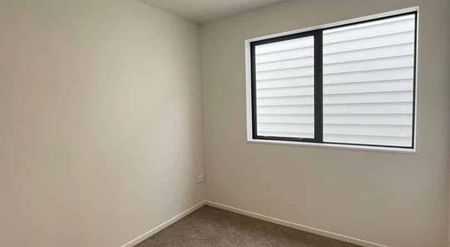 Modern 3 Bedroom + Loft with ensuite - Photo 5