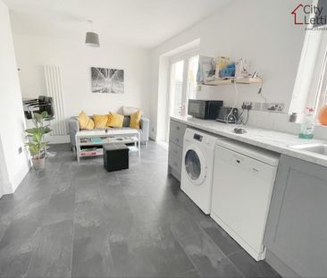 2 bedroom terraced house to rent - Photo 2