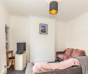 5 bedroom terraced house to rent - Photo 2