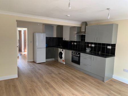 3 Bed Flat, Gould Terrace, E8 - Photo 4