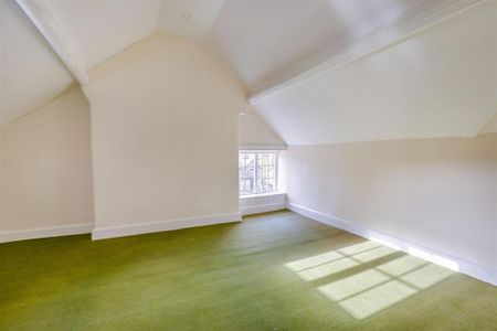 5 bedroom detached house to rent - Photo 2