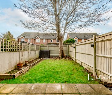 2 bedroom house to rent Norfolk Close, Horley, Surrey, RH6 - Photo 2