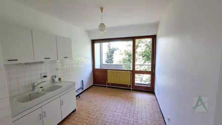 JACOB BELLECOMBETTE - T2 avec balcon et parking - Photo 4