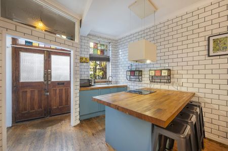 3 bedroom flat to rent - Photo 3