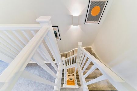 4 bedroom townhouse to rent - Photo 2