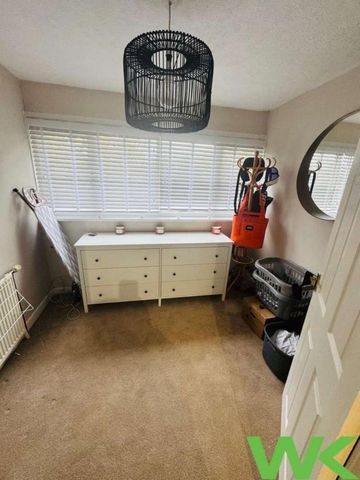 Farhill Close, West Bromwich, B71 - Photo 2