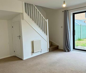 2 bedroom terraced house to rent - Photo 3