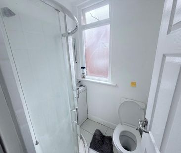 1 bedroom in a house share to rent - Photo 6