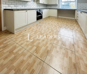 3 bedroom bungalow to rent Church Road, Tirley, Gloucester, Glouces... - Photo 3