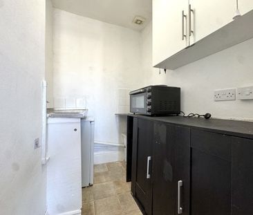 Adelaide Crescent, Hove, BN3 2JH 0 bedroom flat to rent - Photo 2