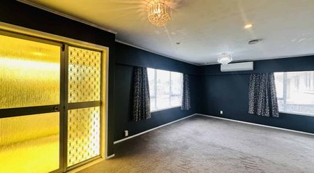 Charming 3-Bedroom Home for Rent in Papakura, Auckland – $750/week - Photo 3