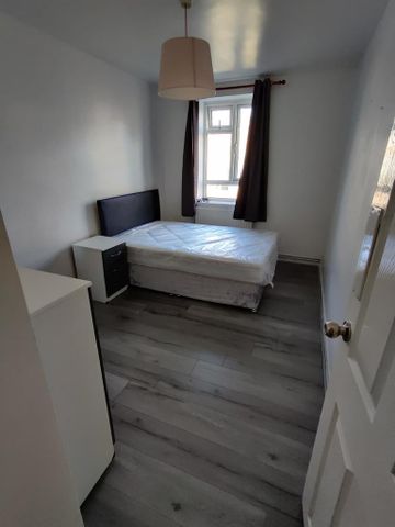 3 bedroom flat to rent - Photo 5