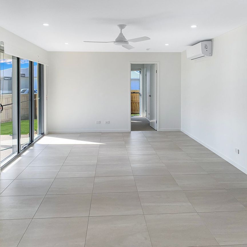 Modern 3 Bedroom Duplex with Private Yard - Photo 1