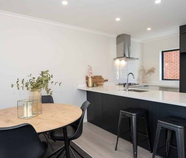 Brand new two bed, two bath townhouse - Photo 4