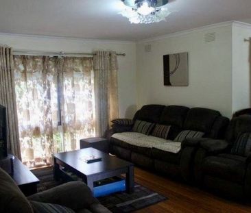 Ideal Family Home in Prime Northside Location! - Photo 4