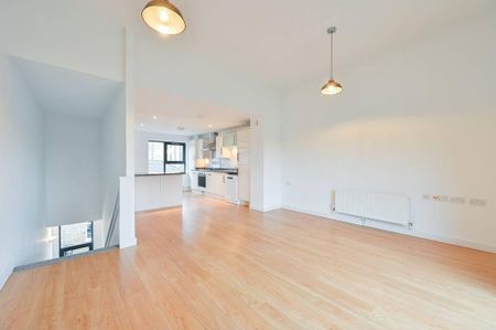 4 bedroom terraced house to rent - Photo 2