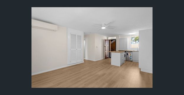 Prime Burleigh Location – Walk to the Beach! - Photo 1