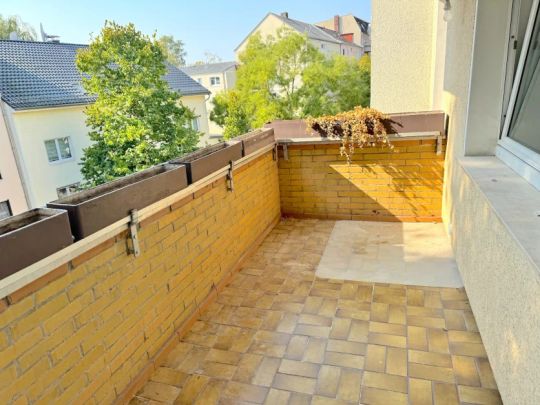 Neu! Reinickendorf - Frisch renovierte Etagenwohnung mit Balkon und Garage - Photo 1