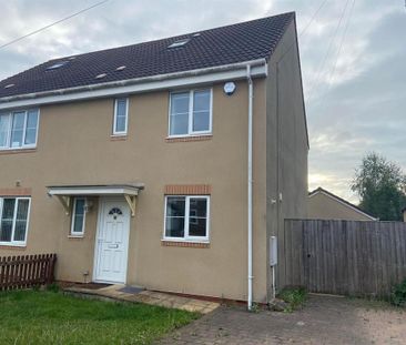 4 bedroom semi-detached house to rent - Photo 1