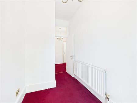 3 bedroom end of terrace house to rent - Photo 3