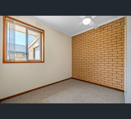 3/35 Willow Street, Kooringal, NSW 2650 - Photo 2