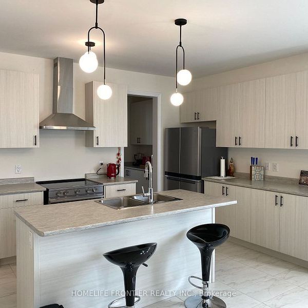 For Lease - 172 Ramblewood Drive, Wasaga Beach, Ontario - Photo 1