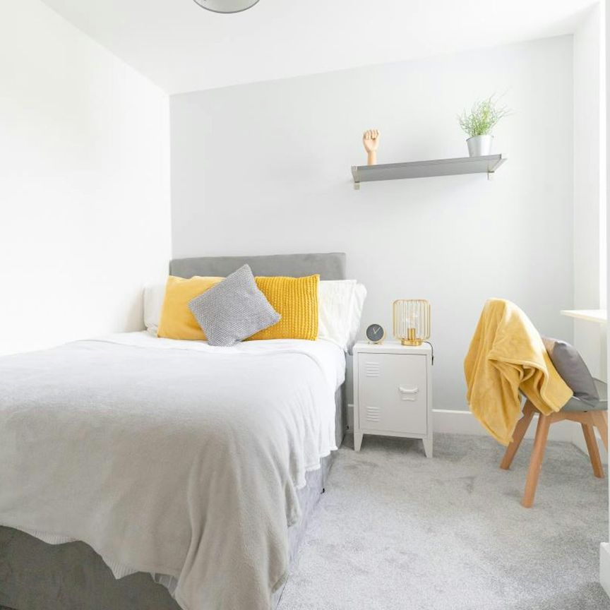 Terraced House to rent on - Photo 1